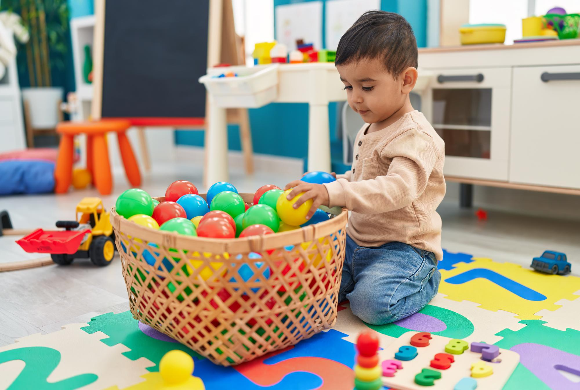 Tips for Choosing the Right Daycare Center for Your Little One